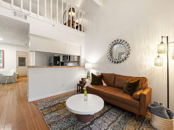 5608 Cougar DR 220, Austin TX 78745