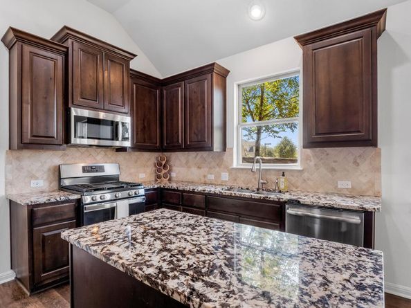 2849 Coral Valley DR, Leander TX 78641