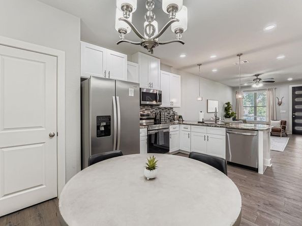 18803 Hogan CIR 14, Point Venture TX 78645