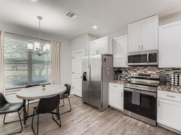 18803 Hogan CIR 14, Point Venture TX 78645