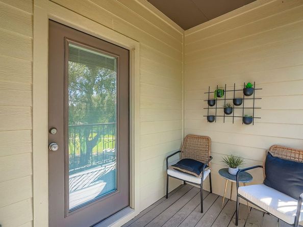 18803 Hogan CIR 14, Point Venture TX 78645