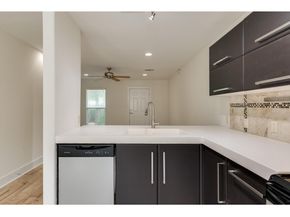 1101 Grove BLVD 102, Austin TX 78741