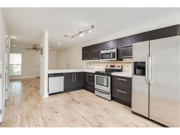 1101 Grove BLVD 102, Austin TX 78741