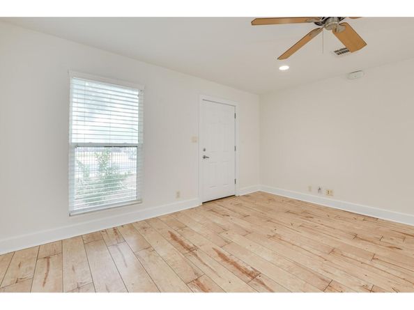 1101 Grove BLVD 102, Austin TX 78741