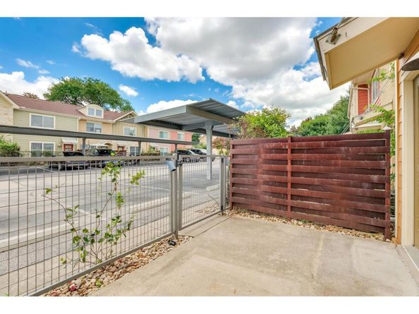 1101 Grove BLVD 102, Austin TX 78741