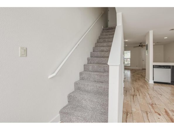 1101 Grove BLVD 102, Austin TX 78741