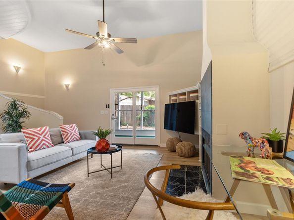 2206 Newfield LN, Austin TX 78703