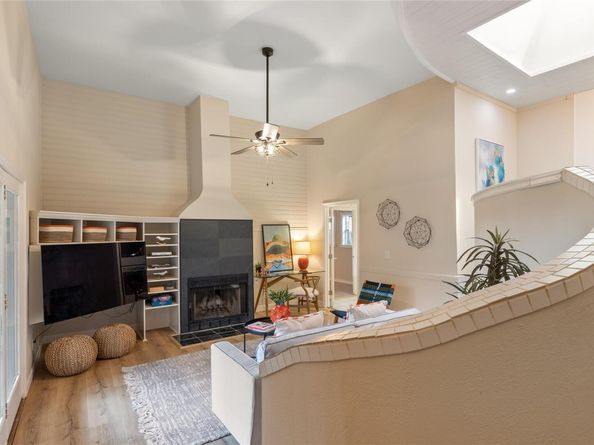 2206 Newfield LN, Austin TX 78703