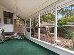 2206 Newfield LN, Austin TX 78703