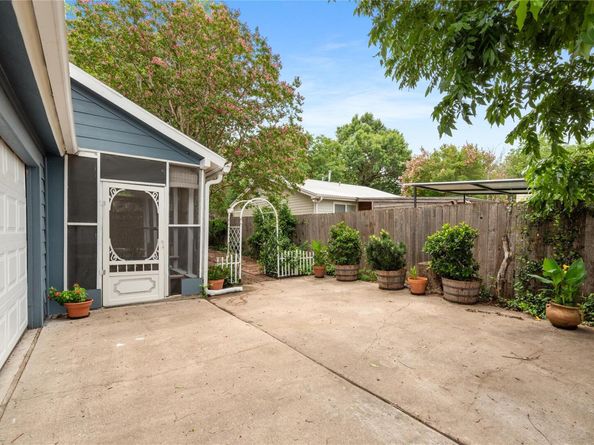 2206 Newfield LN, Austin TX 78703