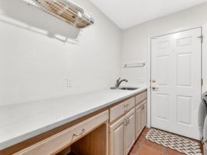 17 Stillmeadow DR, The Hills TX 78738