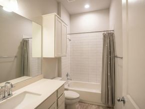 17301 Emperador DR 29, Round Rock TX 78664