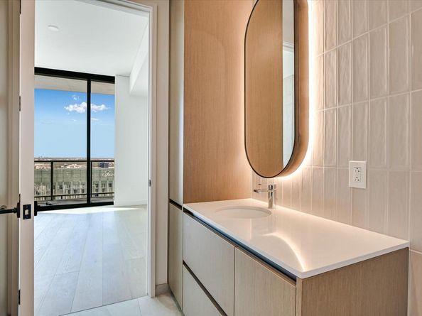 610 Davis ST 4304, Austin TX 78701