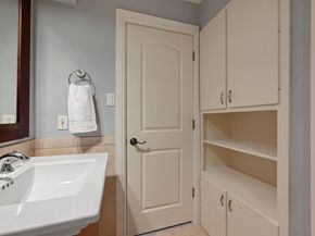1707 Spyglass DR 74, Austin TX 78746