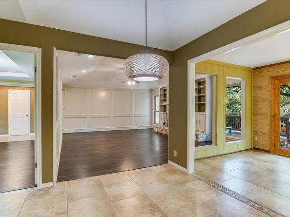 9404 Topridge DR, Austin TX 78750