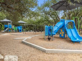 1 Sparrowglen LN, The Hills TX 78738