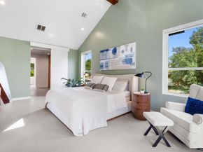 1 Sparrowglen LN, The Hills TX 78738