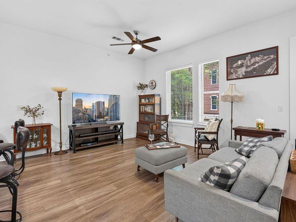 1900 Barton Springs RD 2047, Austin TX 78704