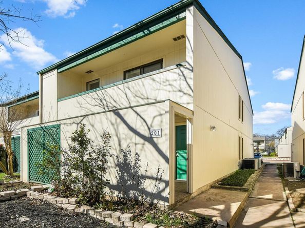 6718 Silvermine DR 201, Austin TX 78736