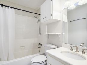 6718 Silvermine DR 201, Austin TX 78736
