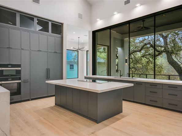 5217 S Scout Island CIR, Austin TX 78731
