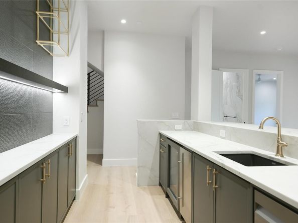 5217 S Scout Island CIR, Austin TX 78731
