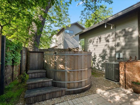 2500 E 3rd ST B, Austin TX 78702