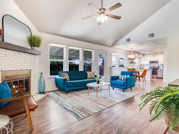 8104 Los Ranchos DR, Austin TX 78749