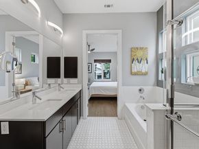 2712 S 5th ST B, Austin TX 78704