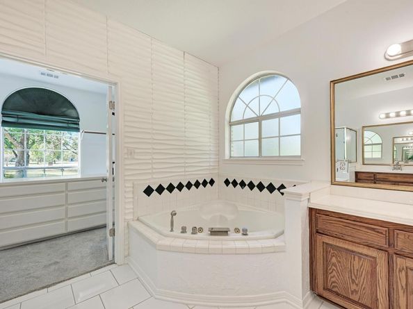 3300 Onion Hollow CV, Austin TX 78739