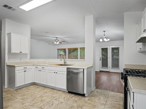 2012 Charlotte WAY, Round Rock TX 78664