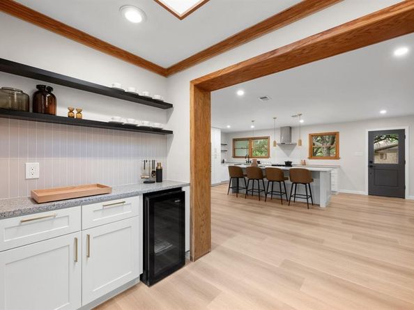 2710 Greenlawn PKWY, Austin TX 78757