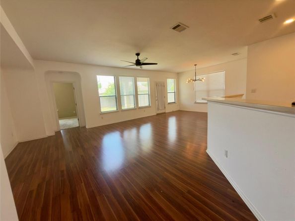 825 Watson WAY, Pflugerville TX 78660