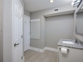 935 La Posada DR 142, Austin TX 78752