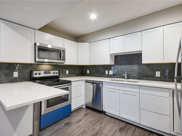 935 La Posada DR 142, Austin TX 78752