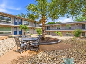 1210 Windsor RD 104, Austin TX 78703