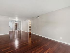 1210 Windsor RD 104, Austin TX 78703