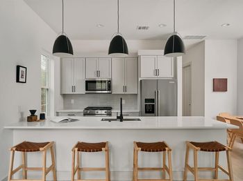 2209 Woodland Ave