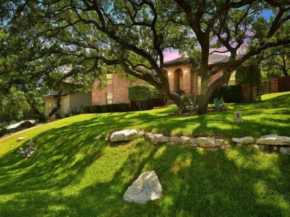 111 Crest View DR, Lakeway TX 78734