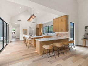 1910 Crooked LN, Austin TX 78741