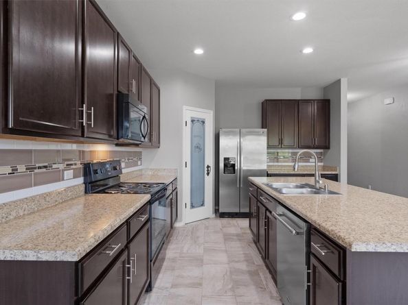 205 Talon Grasp TRL, Leander TX 78641