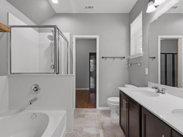 205 Talon Grasp TRL, Leander TX 78641