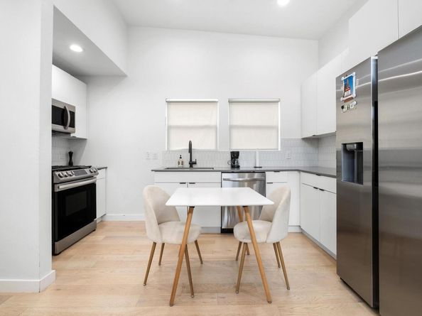 400 E 30th ST 200, Austin TX 78705