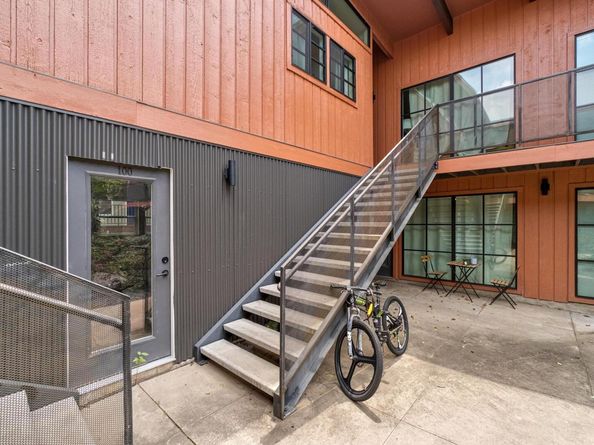 400 E 30th ST 200, Austin TX 78705
