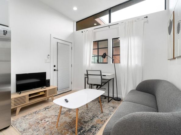 400 E 30th ST 200, Austin TX 78705
