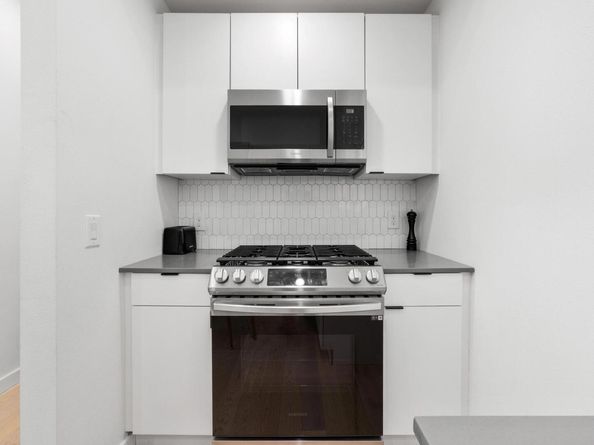 400 E 30th ST 200, Austin TX 78705