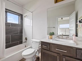 204 Ringtail Stream DR, Lakeway TX 78738