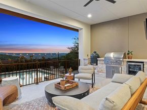 204 Ringtail Stream DR, Lakeway TX 78738