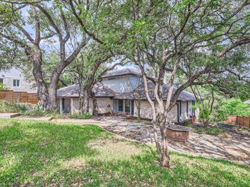 2203 Doral DR