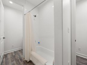 9008 Hobby LN, Jonestown TX 78645